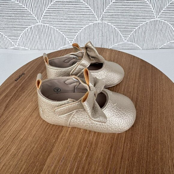 Lucky Brand & Vans Baby Shoe Lot Gold Moc Bow & V Pink Cupcake Sneakers Size 4C - Picture 11 of 16